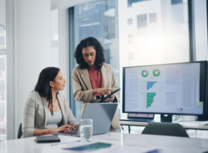 What Modern Interactive Platforms Teach About Real-Time Risk Management and User Psychology
